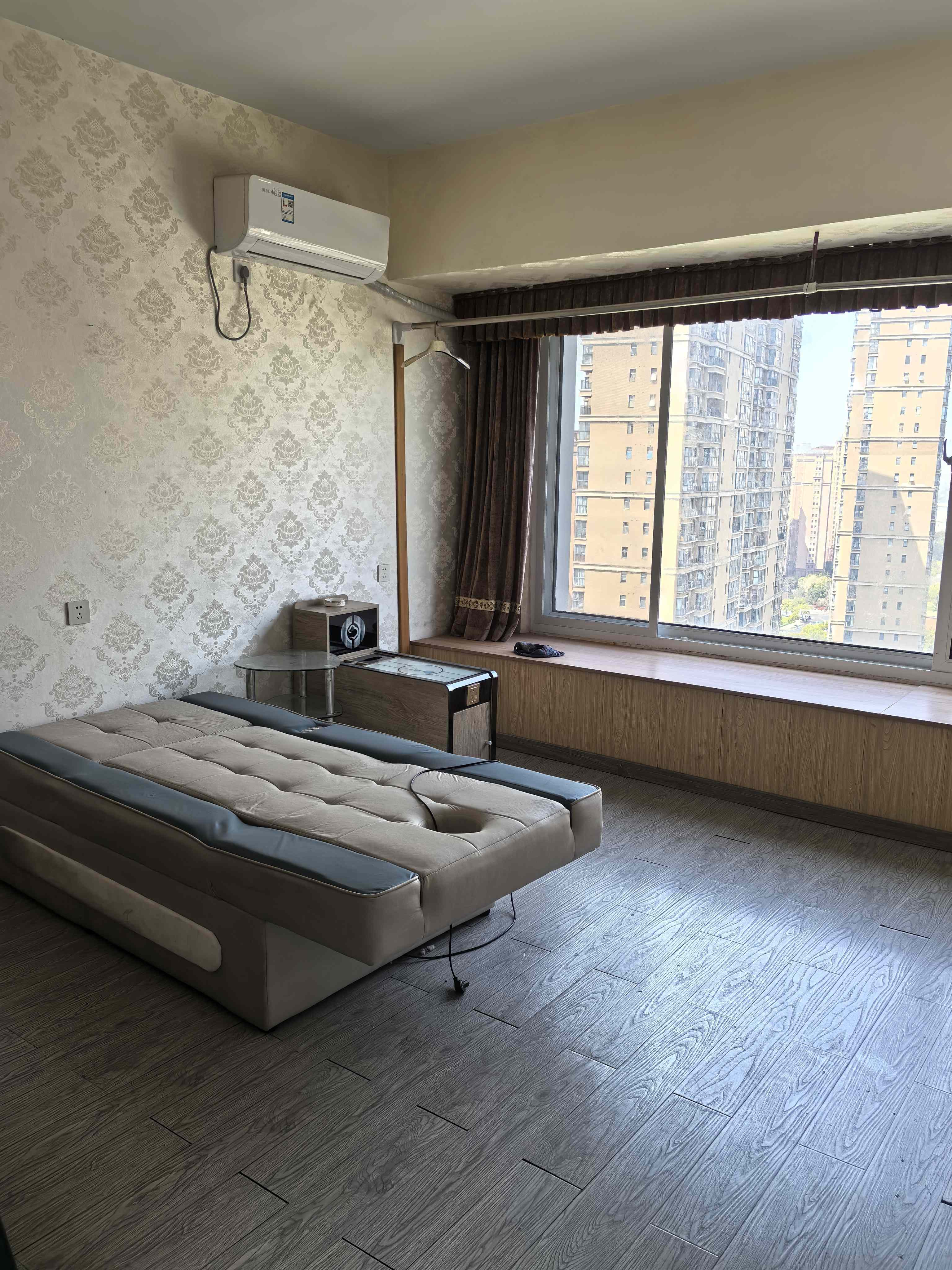 ��¥������Ԣ���̳���